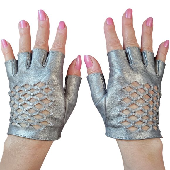 EXTREMELY RARE CHANEL Metalic Silver Netted Fingerless Breathable Leather Gloves - Picture 1 of 11